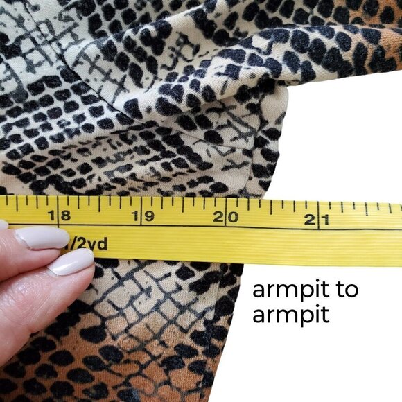 Chico’s Multicolor Animal Print Scoop Neck 3/4 Sleeve Tee-shirt Size L (2) - Picture 9 of 15